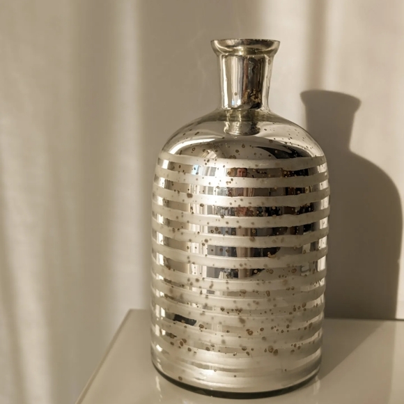 Vase - Picture 2 of 2